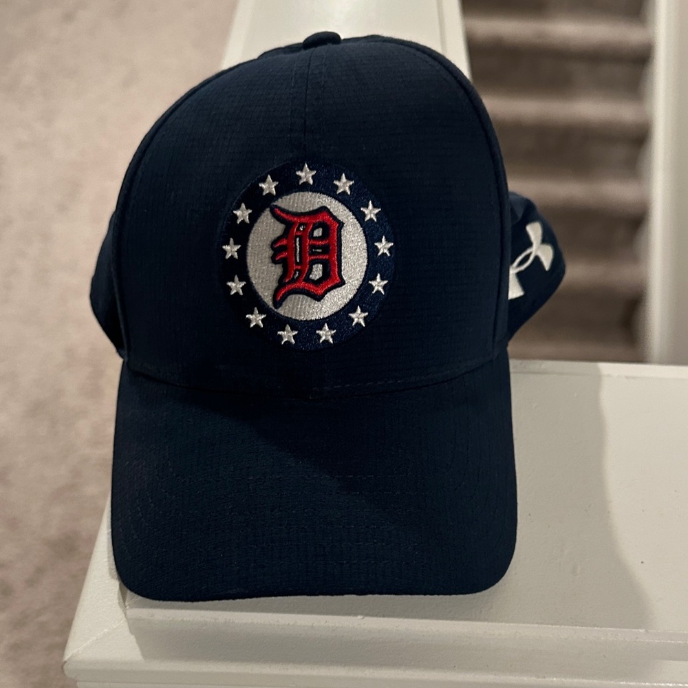 Navy Blue Detroit Tigers Under Armour Baseball Cap with Logo